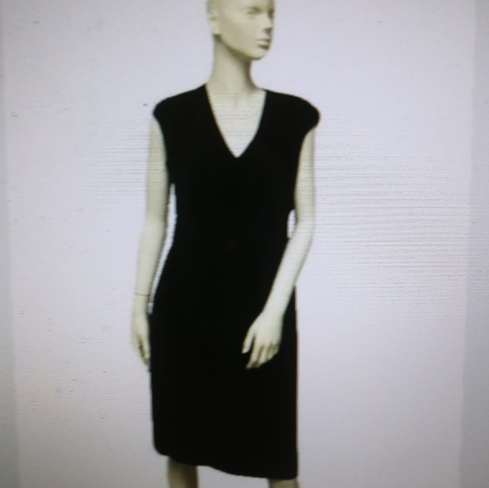 Jones New York Black V-neck dress